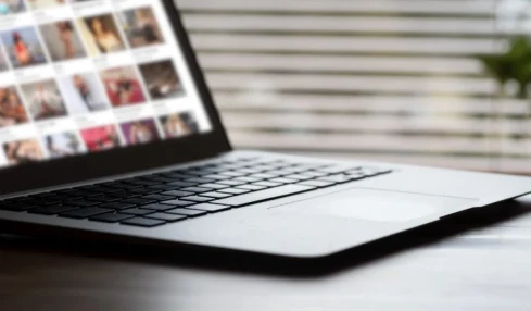 Comment trouver des comptes MYM gratuits en 2025 ?